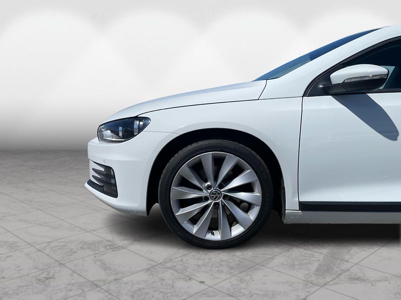 Volkswagen Scirocco 2.0 TSI DSG6° - fotka 10 z 26