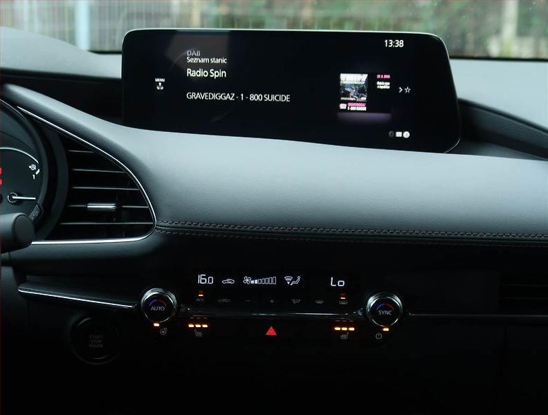 Mazda 3 (2026) e-Skyactiv G140 - fotka 12 z 22