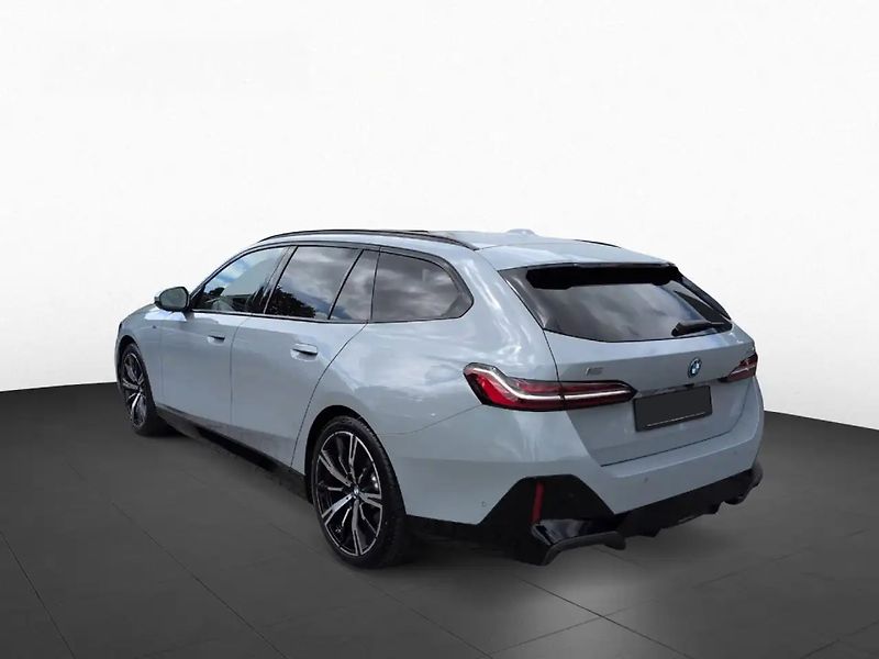 BMW i5 xDrive40 M-Sport B&W Pano Taž - fotka 4 z 9