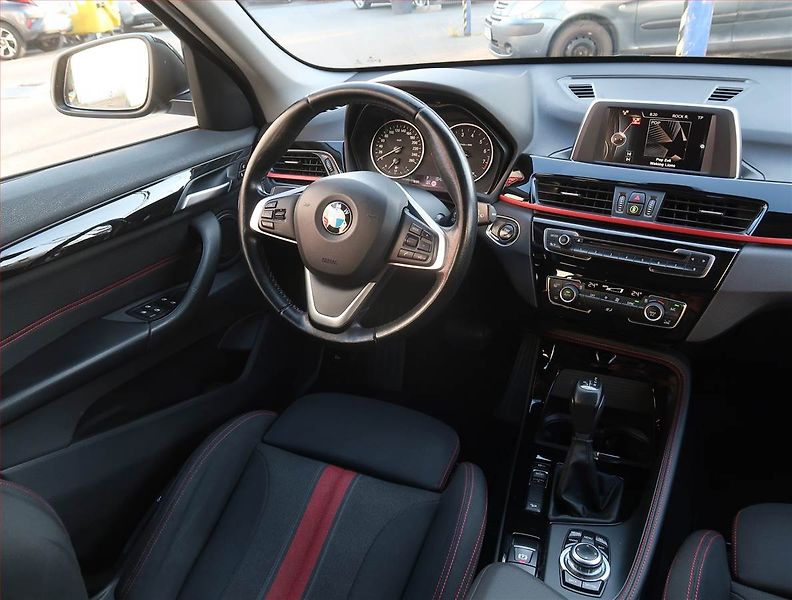 BMW X1 (2015) xDrive20i, 4X4, Automat - fotka 7 z 21