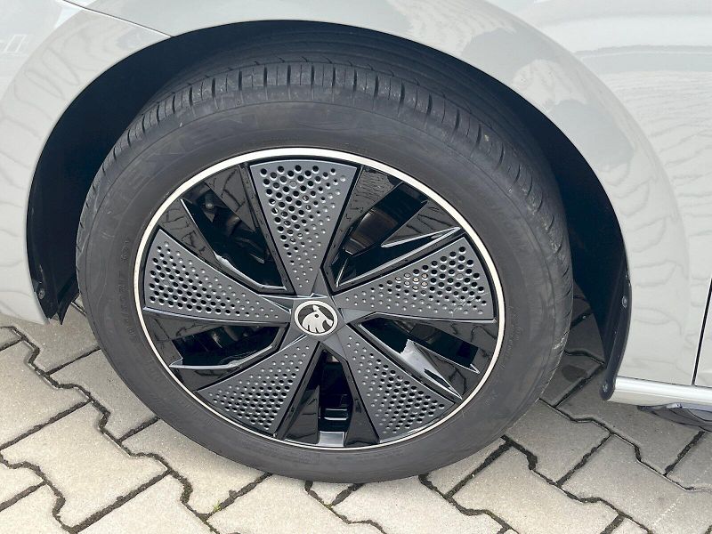 Škoda Scala (2025) Monte Carlo 1.0TSi 85kW 6°manu - fotka 29 z 29