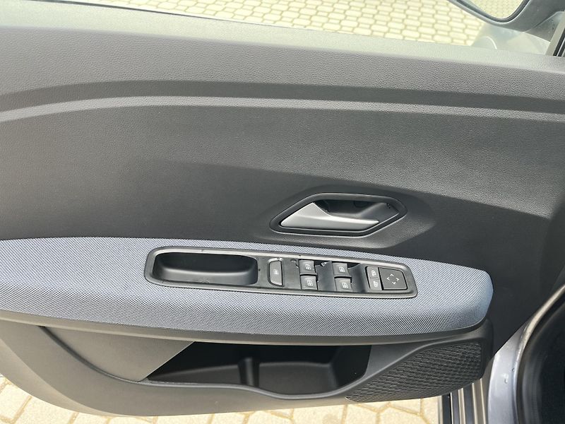 Dacia Sandero (2026) Stepway Expression Eco-G120    - fotka 9 z 20