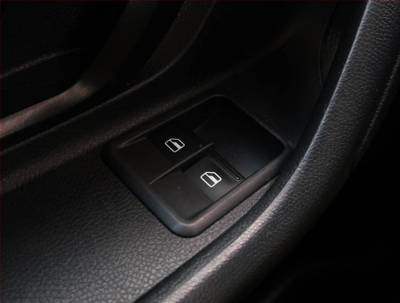 Škoda Roomster (2012) 1.2 TSI, Park. senzory - fotka 16 z 16
