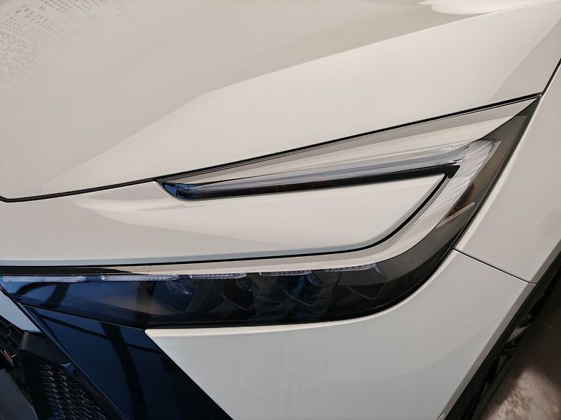 Toyota C-HR 2.0 PHEV 4x2 GR SPORT - fotka 10 z 49