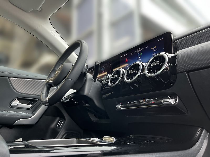 Mercedes-Benz CLA Třída 180 d kupé Progressive L - fotka 17 z 21