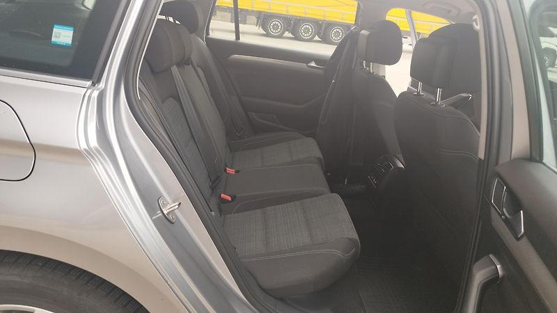 Volkswagen Passat 2.0TDI, DSG,volat-608 081 843 - fotka 15 z 18