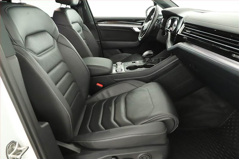 Volkswagen Touareg (2023) 3.0 TDI - fotka 7 z 22