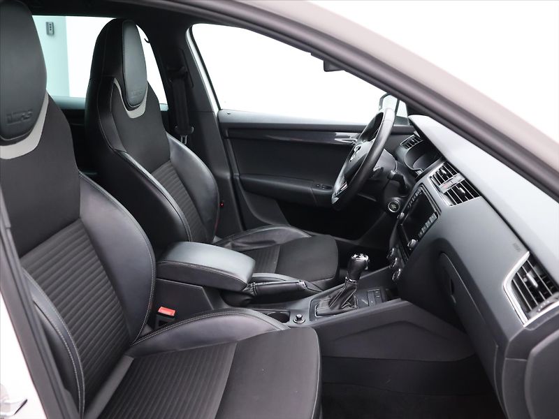 Škoda Octavia RS 2.0 TDI 135kW DSG - fotka 13 z 35