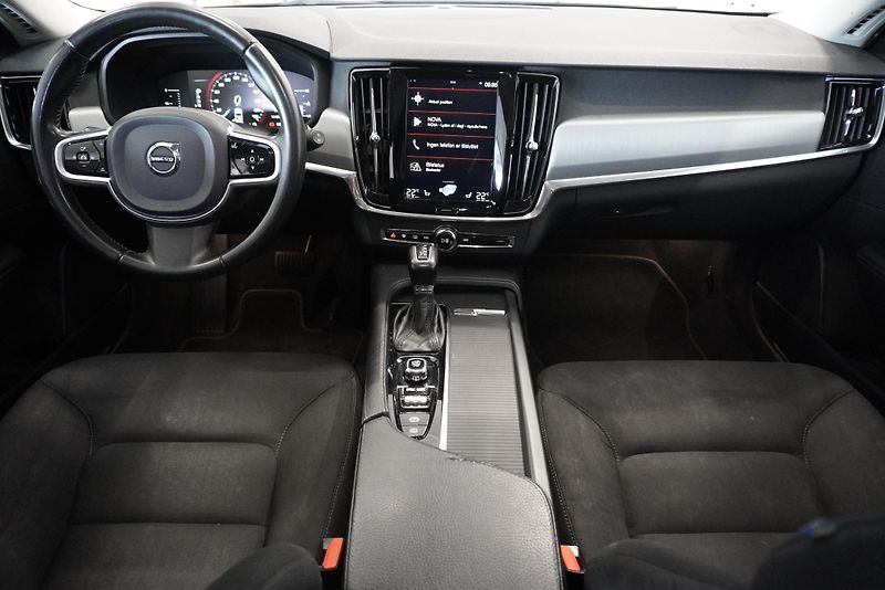 Volvo V90 2.0 D4 MOMENTUM AUTOMAT 8st. - fotka 17 z 31