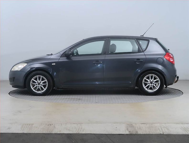 Kia Ceed (2009) 1.6 CVVT, ČR,1.maj, Serv.kniha - fotka 3 z 14