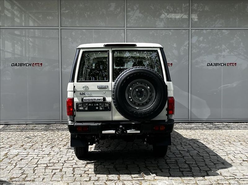 Toyota Land Cruiser LX MY24  GRJ76 4,0 V6 6AT - fotka 6 z 29