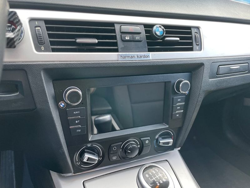 BMW Řada 3 320d Touring - fotka 21 z 30