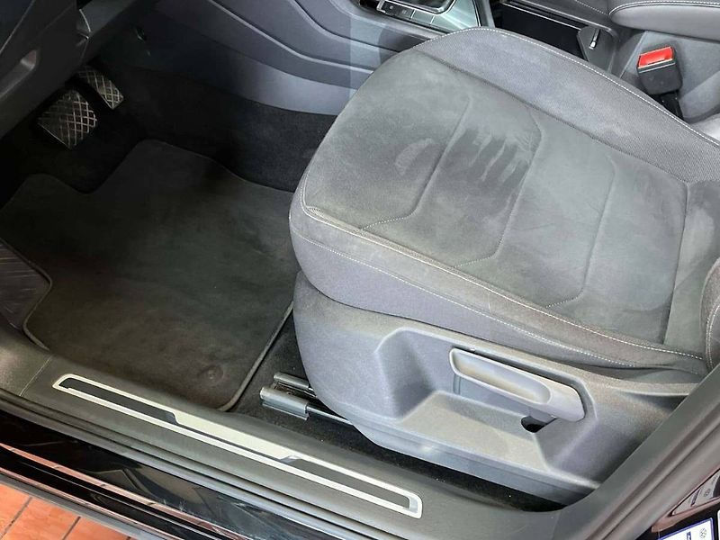 Volkswagen Tiguan (2023) 1.5 TSI Elegance - fotka 15 z 20