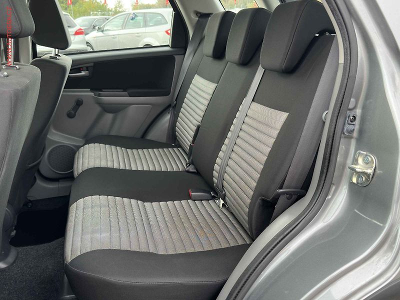 Suzuki SX4 (2012) 1.6 VVTi 4x4, 1.maj,ČR, AC - fotka 10 z 19