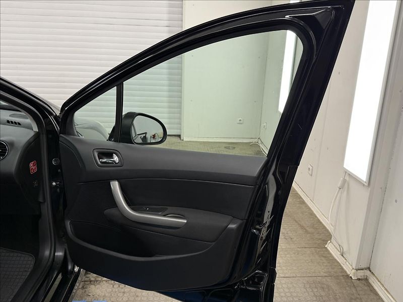 Peugeot 308 1,4 16V VTi 95 HP Comfort Pack - fotka 18 z 24