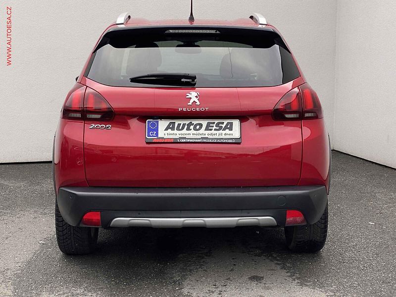 Peugeot 2008 (2019) 1.2 PT, Crossway, panor, navi - fotka 5 z 17