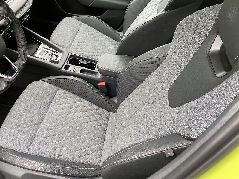 Škoda Octavia (2025) Combi 1.5 TSI M-HEV DSG Sportl - fotka 6 z 41
