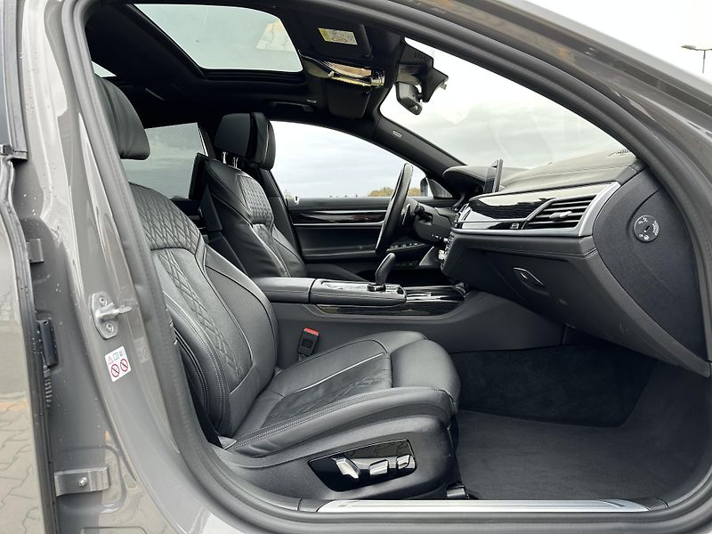 BMW Řada 7 (2019) BMW 745Le xDrive LONG aut. ser - fotka 15 z 57