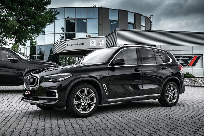 BMW X5 30d xDrive X-line, panorama - fotka 21 z 21