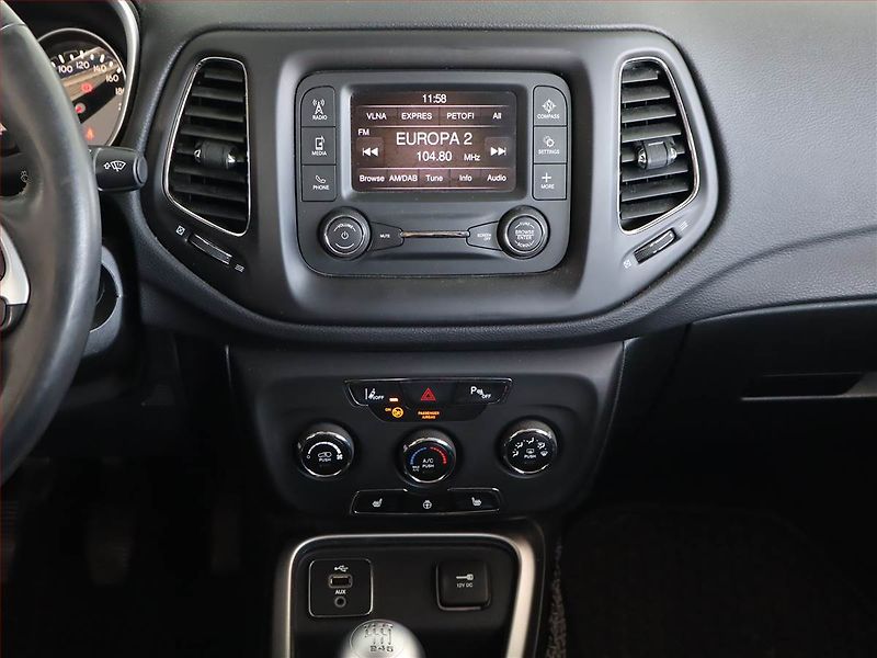 Jeep Compass (2019) 1.6 MultiJet, Tempomat - fotka 12 z 21