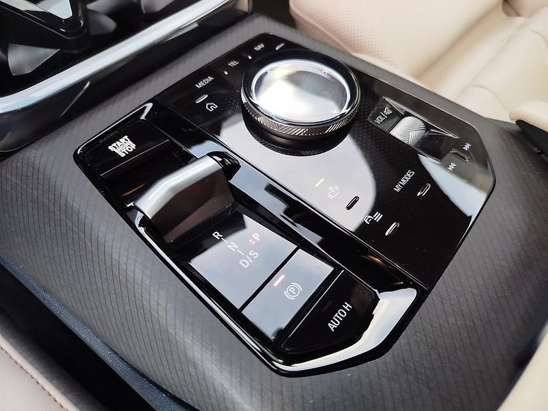 BMW X3 M50 xDrive - fotka 24 z 38