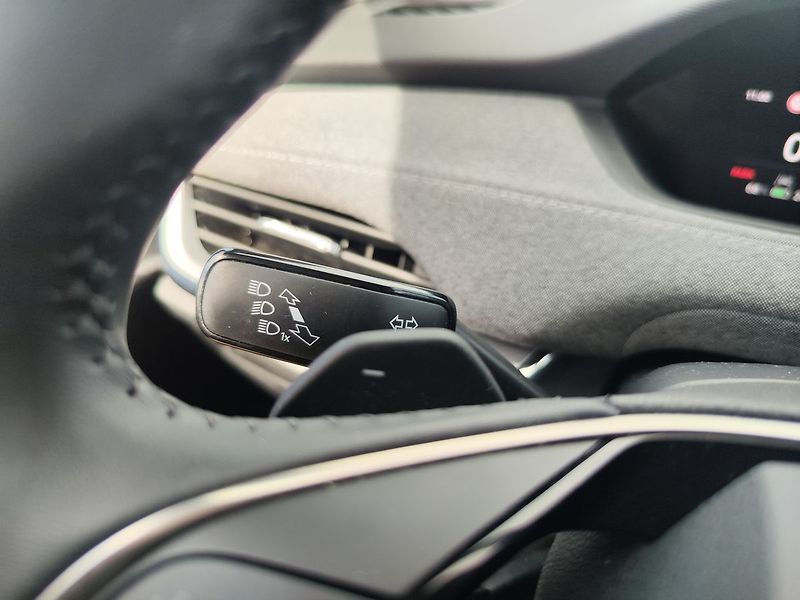 Škoda Enyaq EV/55 kWh/125kW Tour 50 - fotka 32 z 36