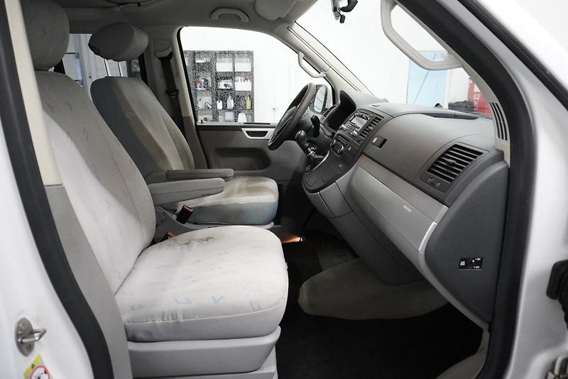 Volkswagen Transporter 2.0TDi CALIFORNIA kuchyň/spaní - fotka 19 z 37