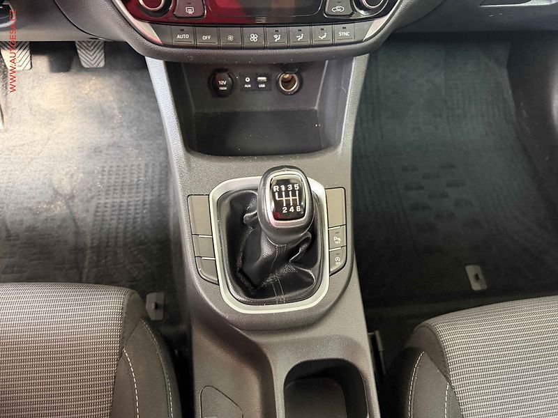 Hyundai i30 (2020) 1.4  CVVT, 1.maj,ČR, Trikolor - fotka 15 z 16