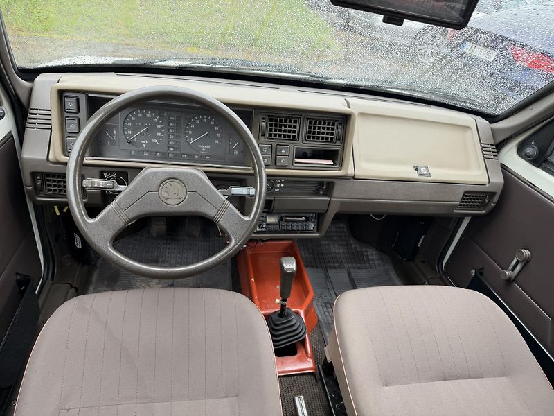 Škoda Favorit 135L - fotka 14 z 21