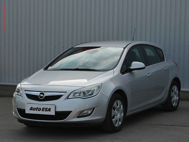 Opel Astra (2011) 1.4 i, AC, výhřev sed - fotka 3 z 19