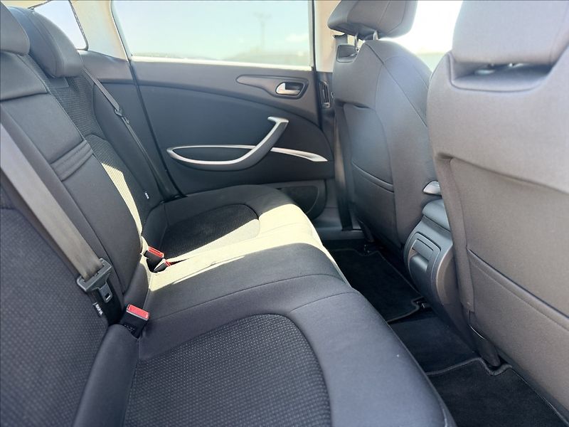 Citroën C5 2,0 HDI 103kW NOVÉ ROZVODY - fotka 23 z 28