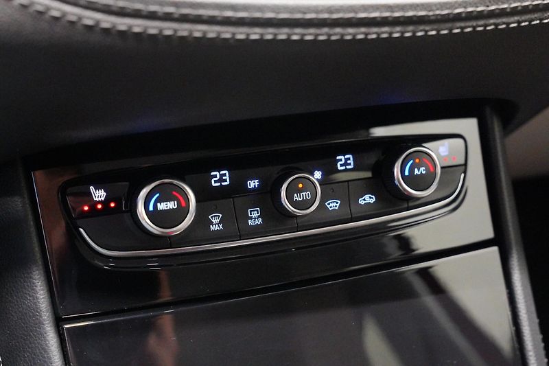 Opel Grandland X - fotka 23 z 28