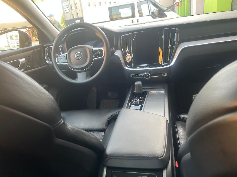 Volvo S60 (2023) - fotka 8 z 9