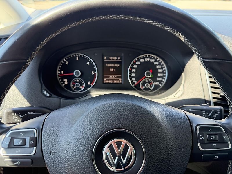 Volkswagen Sharan (2015) 2.0TDI 103kW DSG 7M EL. DVĚŘE - fotka 34 z 41