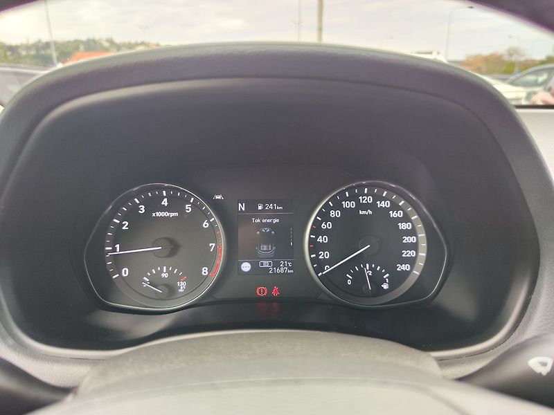 Hyundai i30 1.5 T-GDI/117kW Smart Navi - fotka 15 z 34