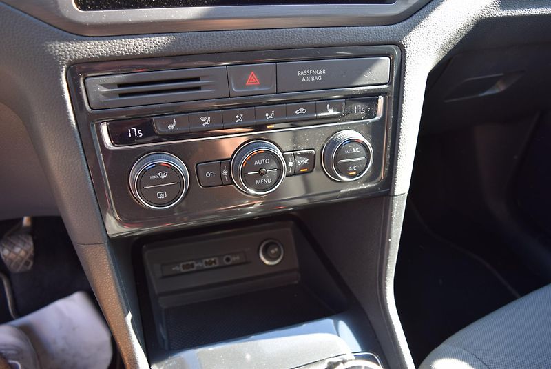 Volkswagen Golf Sportsvan (2018) 1.5TSI 96kw EVO 130 TAŽNÉ APP  - fotka 23 z 44