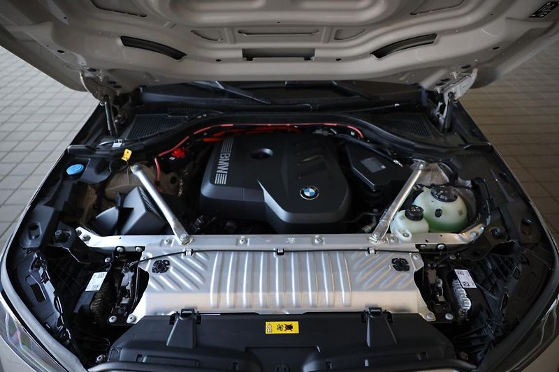 BMW X3 30e xDrive - fotka 16 z 18