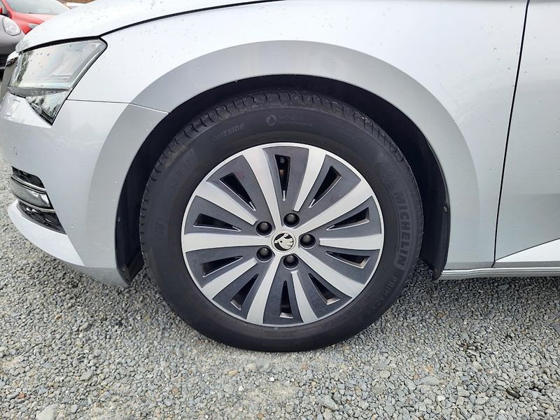 Škoda Superb III FL 2.0 TDi DSG STYLE+ *ČR - fotka 35 z 46