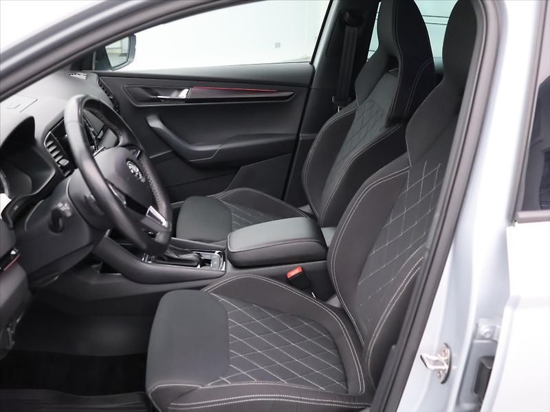 Škoda Karoq 2,0 TDI DSG 4x4 Sportline DPH - fotka 10 z 32