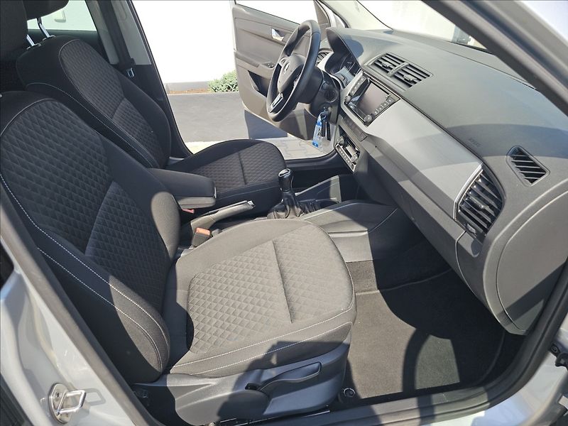Škoda Fabia III 1,2TSi 66KW Drive - fotka 32 z 41