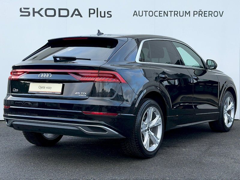 Audi Q8 (2021) 45 TDI 170kW Quattro - fotka 2 z 35
