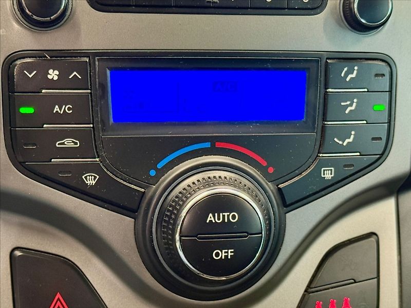 Hyundai i30 1,6 i PRVNÍ MAJITEL 92KW - fotka 11 z 14