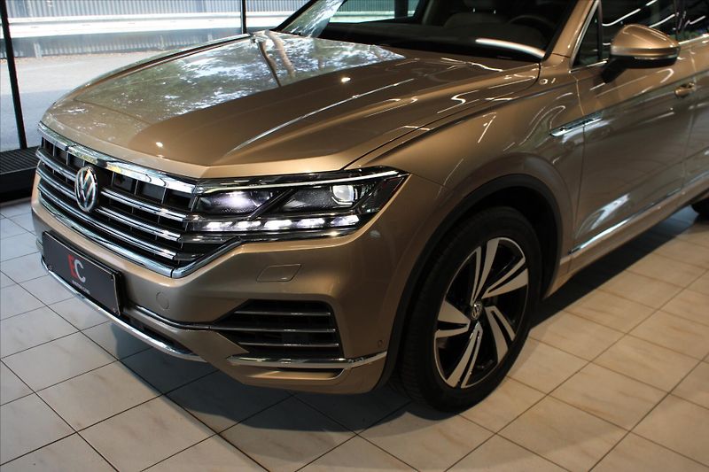Volkswagen Touareg V6 TDi 210kW 4MOTION ACC/DYN/N - fotka 7 z 38