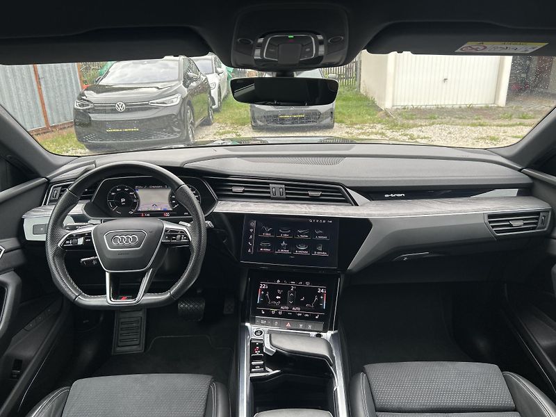 Audi e-tron 55 QUATTRO 300kw S LINE SOH96% - fotka 10 z 47