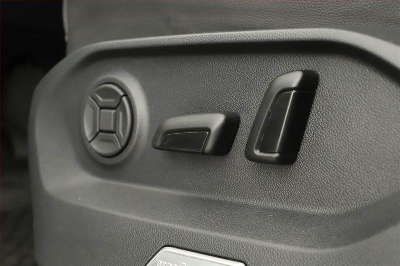 Volkswagen Touareg (2023) 3.0 TDI - fotka 17 z 22