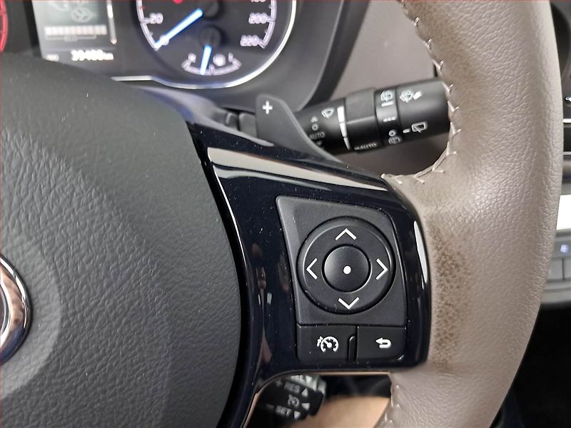 Toyota Yaris (2017) 1.5 Dual VVT-i, Automat, ČR - fotka 17 z 20