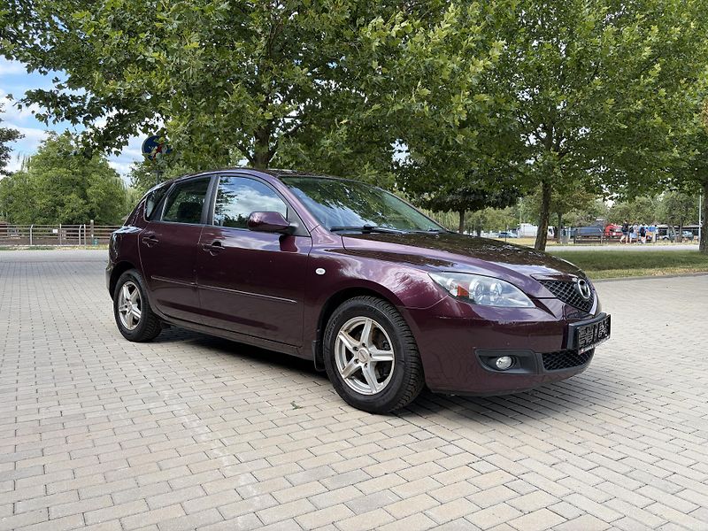 Mazda 3 1.6 Sport Active - fotka 13 z 29