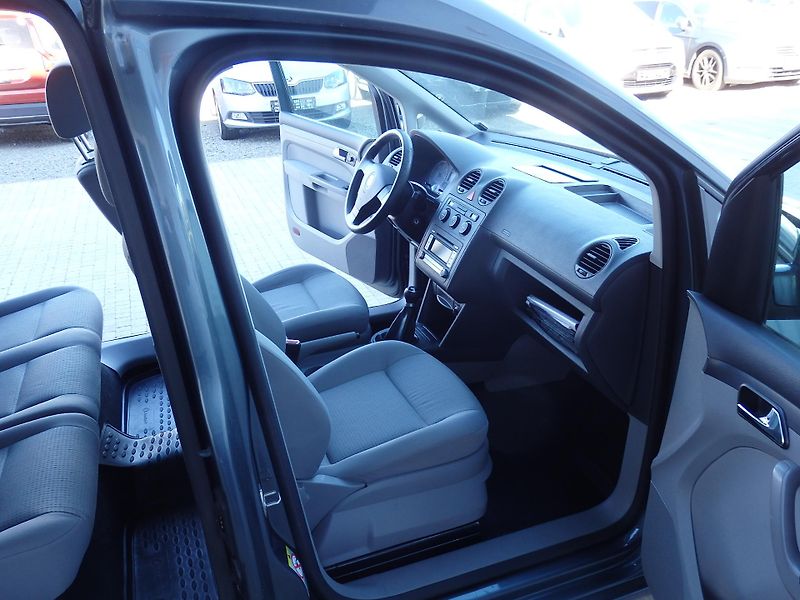 Volkswagen Caddy LIFE 2.0 TDI DIGI. KLIMA, ASR - fotka 12 z 15