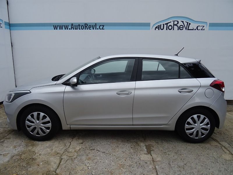 Hyundai i20 (2015) 1.2i,1majČR,s.kniha,klima - fotka 6 z 22