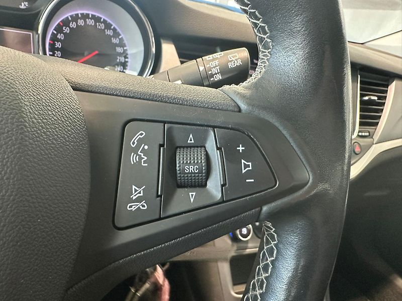Opel Astra 1,5 CDTi, 1.majitel, Full LED - fotka 17 z 18